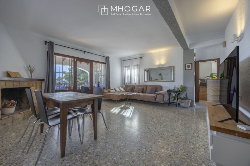 Venta - Villa mediterránea frente a la Cala Baladrar con un gran potencial en, Benissa Costa Blanca! 